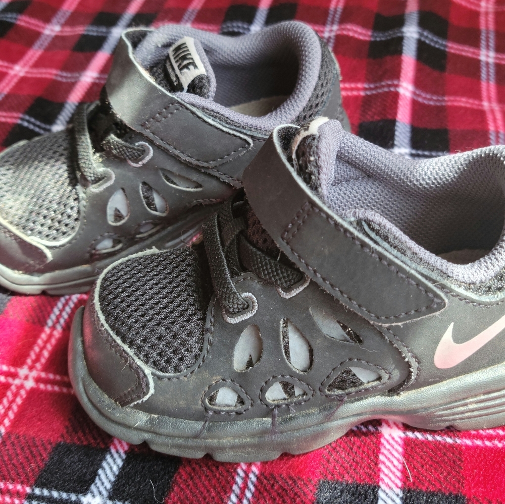 Lot of 5 kids shoes - Picture 2 of 11
